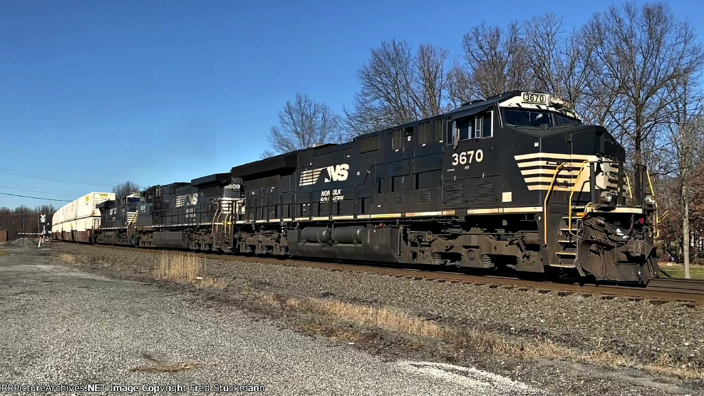 NS 3670 leads 20Q.